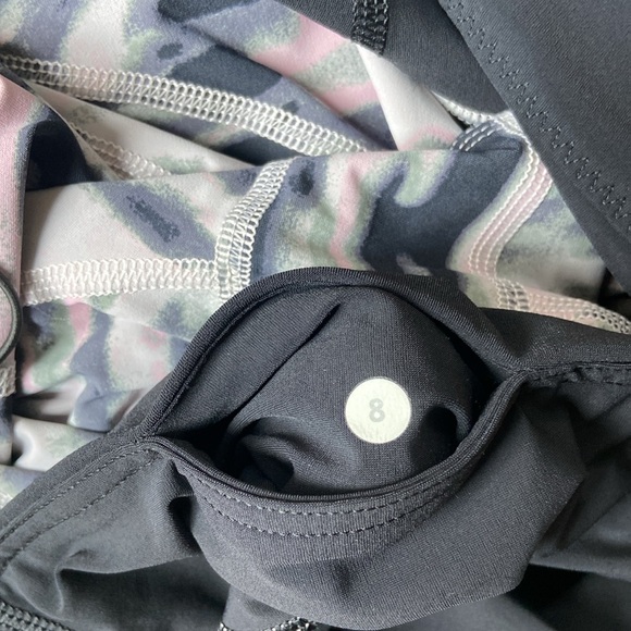 Reversible shorts, size 8 - Picture 5 of 5